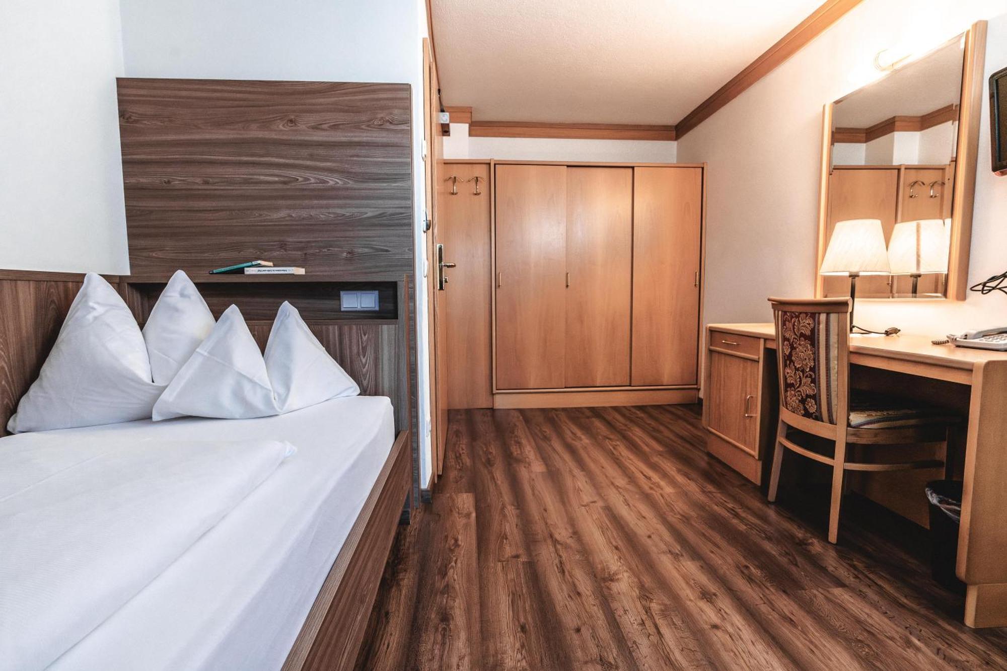 Hotel Reischach Brunico Luaran gambar